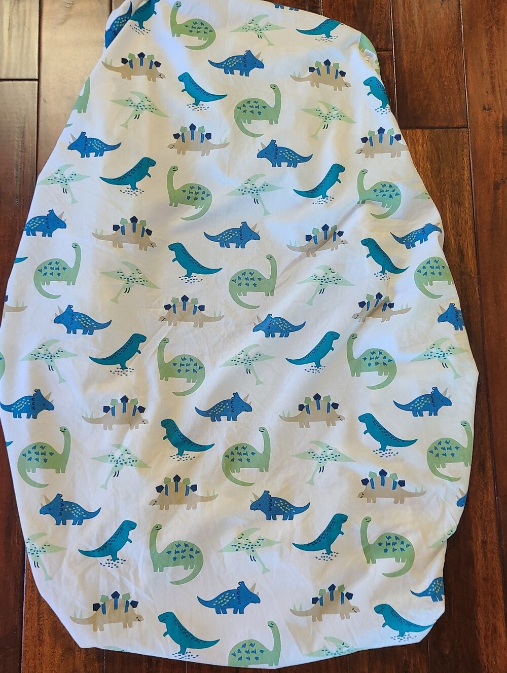Dinosaur Print 100% Cotton Crib Sheet Baby Fitted Sheet. Very good condition.